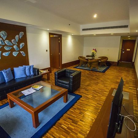 Austin Heights Golf & Hotel Resort Johor Bahru Exterior foto